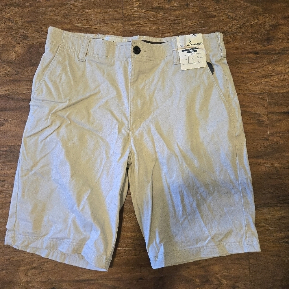NWT Tailor Vintage Shorts Beige Khaki Tan Mens Size 32 Slim Waist Stretch Golf